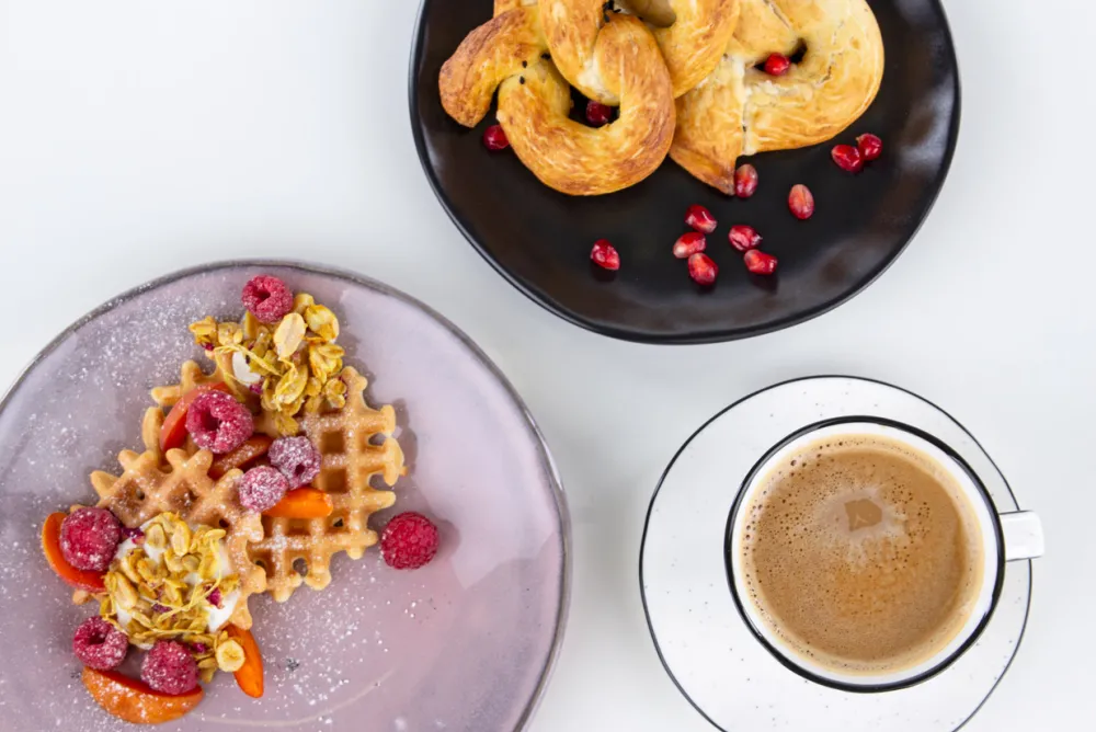 bord_organic_zwart_cm_3-1.webp KARE Design Bord Organic Zwart Ø26cm