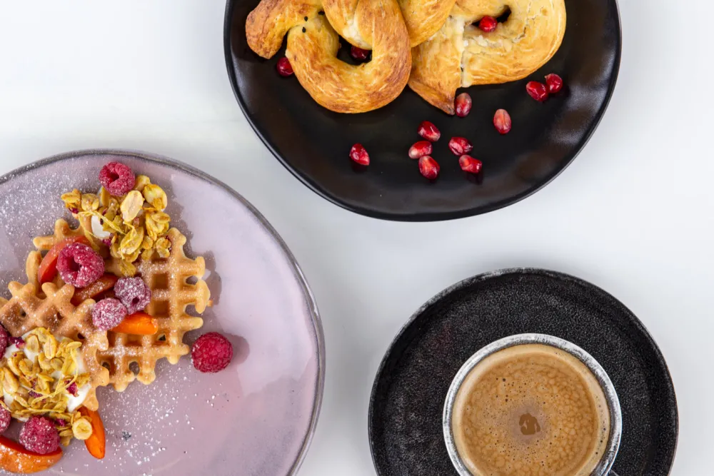 bord_organic_zwart_cm_4-1.webp KARE Design Bord Organic Zwart Ø26cm