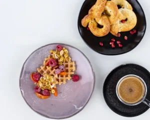 KARE Design Bord Organic Zwart Ø20cm