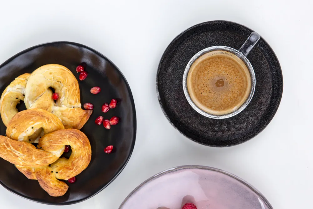 bord_organic_zwart_cm_5-1.webp KARE Design Bord Organic Zwart Ø26cm