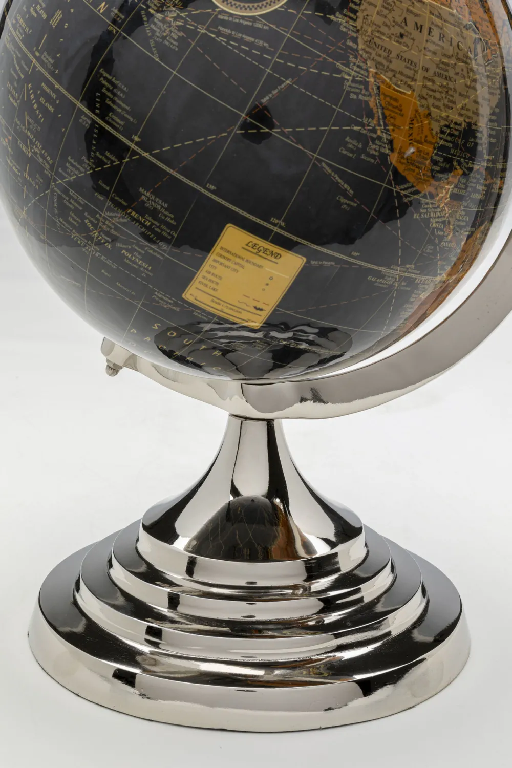 decofiguur_globe_top_plane_cm_3.webp KARE Design Decofiguur Globe Top Plane 39cm