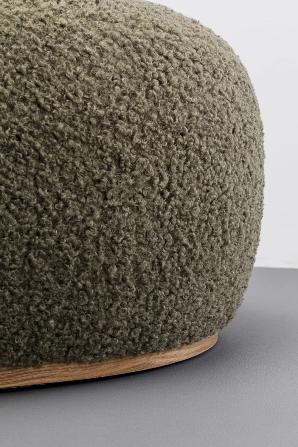 hocker_pebble_boucle_olive_cm_3.webp KARE Design Hocker Pebble Boucle Olive 81cm