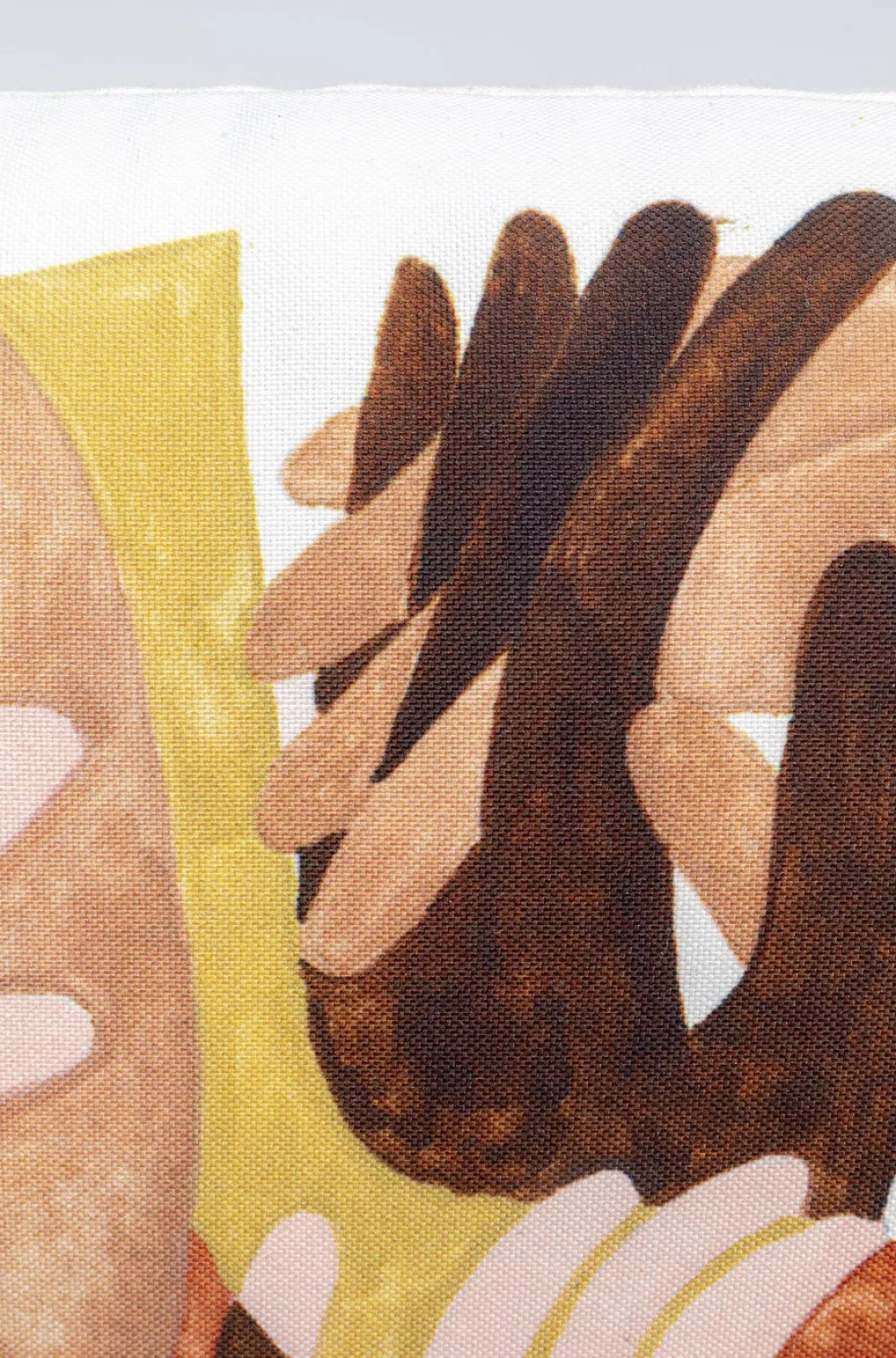 kussen_artistic_hands_xcm_2.webp KARE Design Kussen Artistic Hands 50x30cm