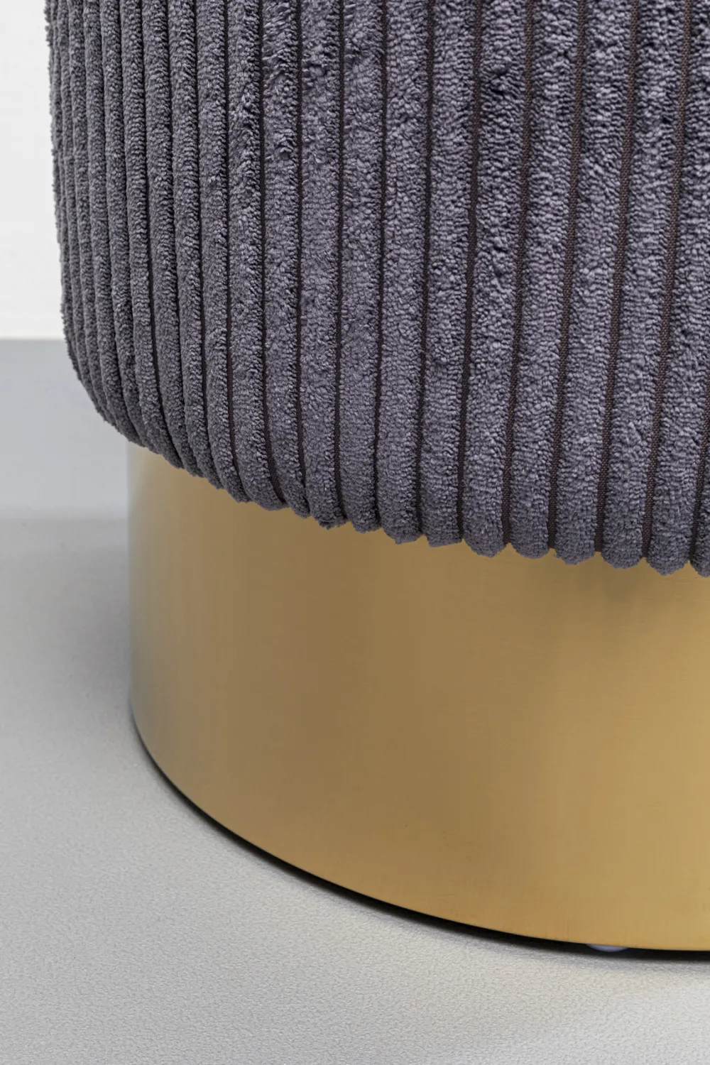 poef_cherry_grey_cord_brass_cm_1.webp KARE Design Poef Cherry Grey Cord Brass 35cm