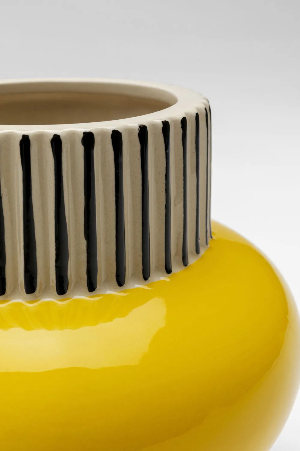 vaas_calabria_yellow_cm_1.webp KARE Design Vaas Calabria Yellow 16cm