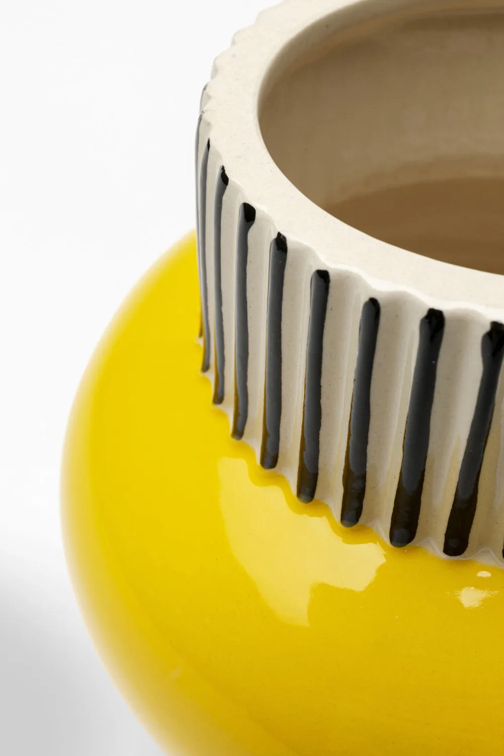 vaas_calabria_yellow_cm_3.webp KARE Design Vaas Calabria Yellow 16cm